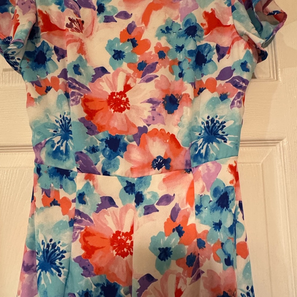 Aura Floral Jumpsuit Cut Out Middle Short Sleeve Size Medium - Picture 8 of 8